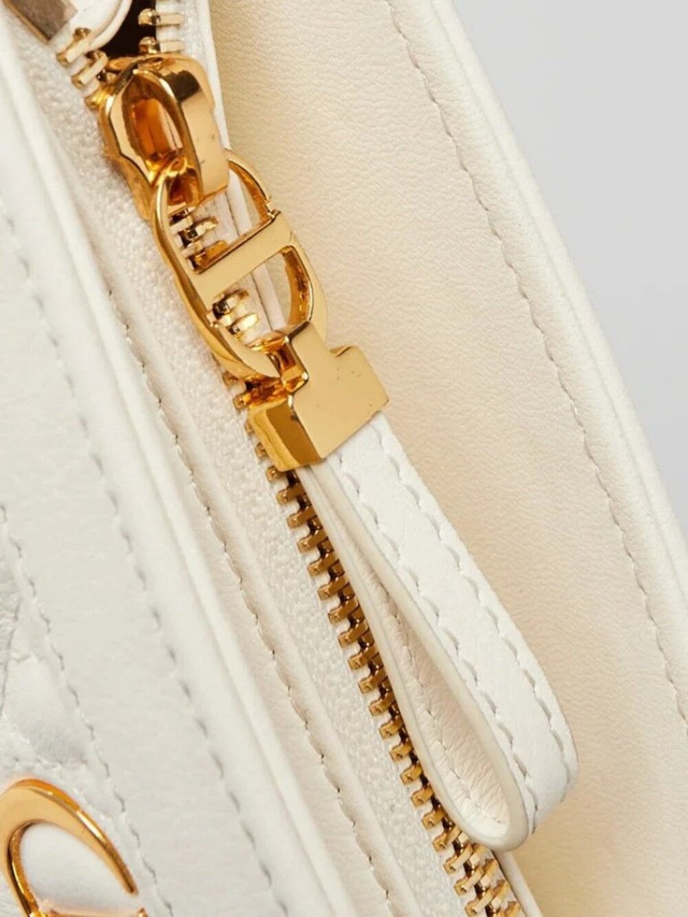 Christian Dior White Cannage Quilted Leather Caro Pouch Bag - Picture 7 of 11
